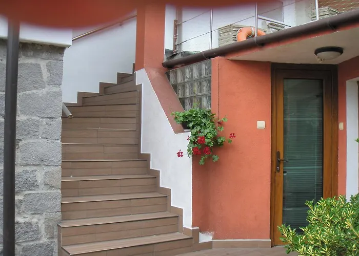 House Prodanovi Konukevi 4*