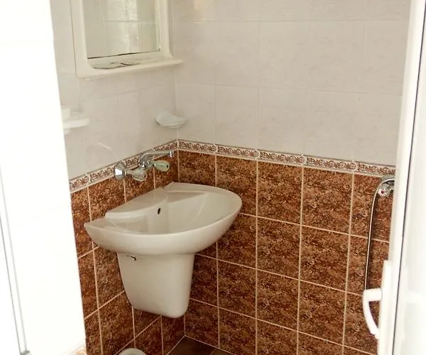 Konukevi House Prodanovi 4*